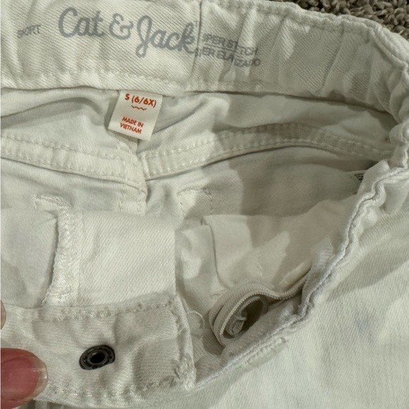 Bundle of 3 pairs of girls Cat & Jack shorts, size 6 - Picture 9 of 11